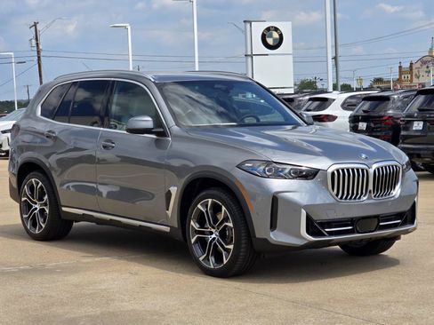 New 2026 BMW X5 sDrive40i w/ Climate Comfort Package RWD image 3