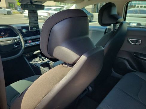 New 2026 Kia K4 LXS FWD image 12