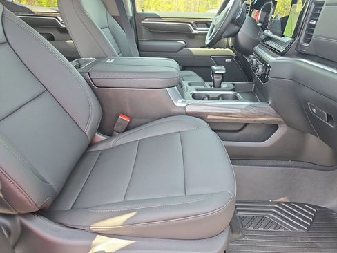 New 2026 Chevrolet Silverado 1500 LTZ w/ LTZ Premium Package AWD/4WD image 10