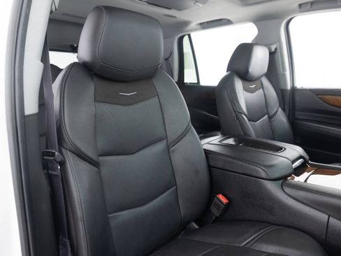 Used 2016 Cadillac Escalade Luxury AWD/4WD image 26