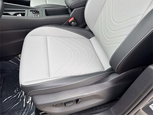 New 2026 Volkswagen Tiguan SE image 14