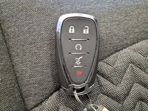 Used 2024 Chevrolet Equinox LT FWD image 32
