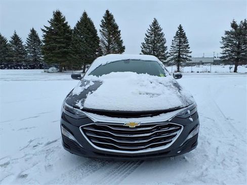 Used 2022 Chevrolet Malibu LT image 2