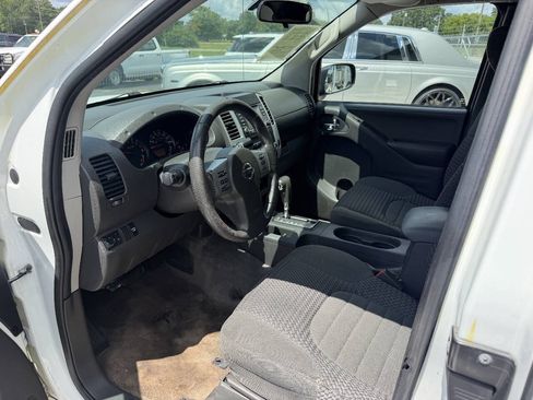 Used 2018 Nissan Frontier SV RWD image 9