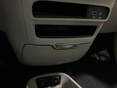 Used 2019 Chrysler Pacifica Limited FWD image 13