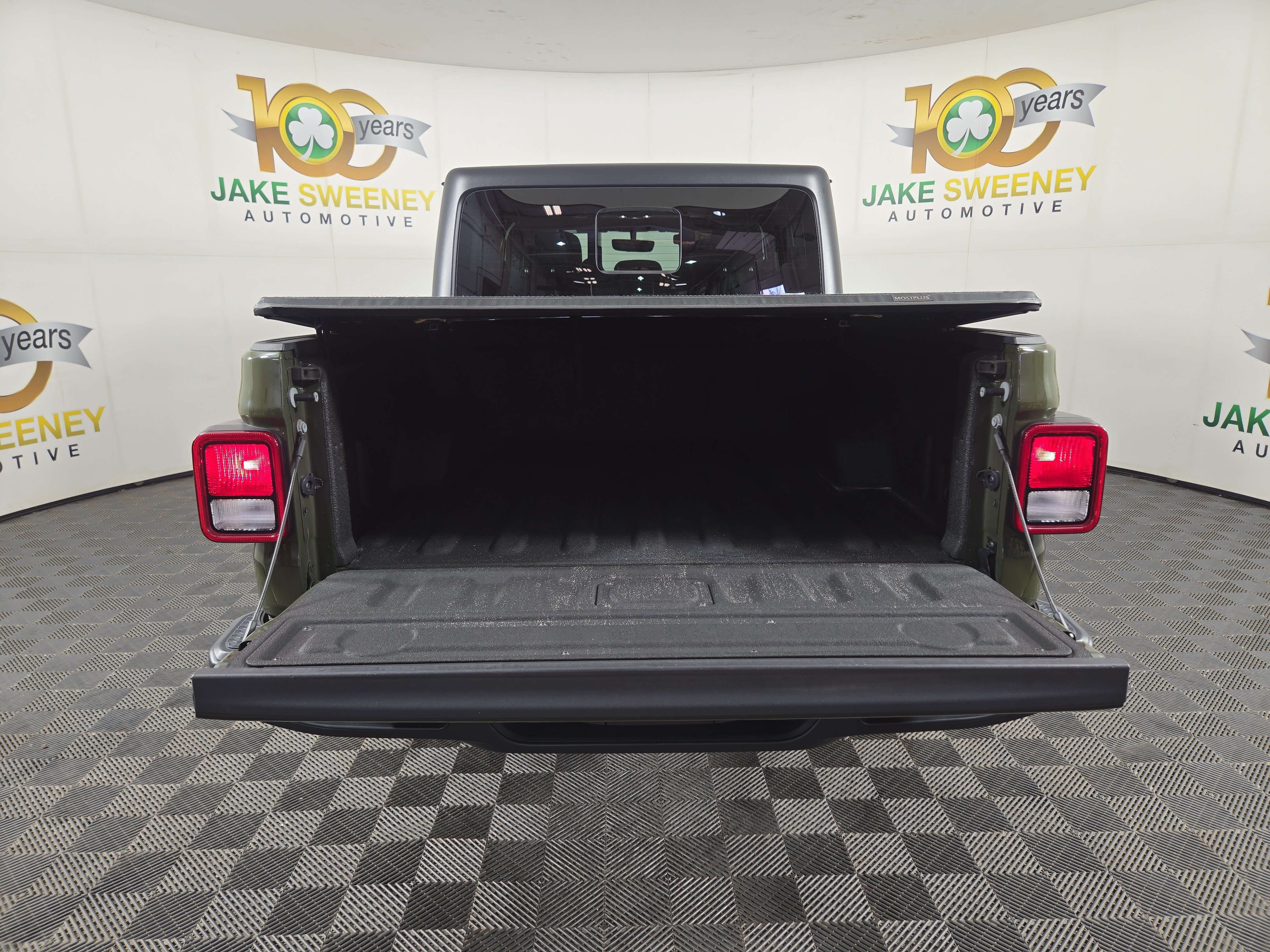 Used 2022 Jeep Gladiator Overland AWD/4WD image 34