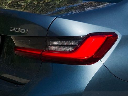 Used 2021 BMW 330i Sedan w/ Convenience Package image 7