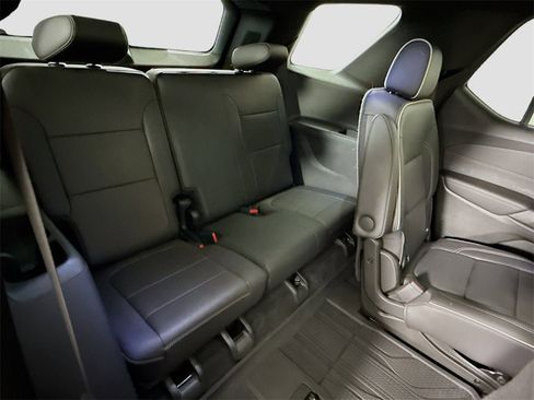Certified 2023 Chevrolet Traverse Premier w/ Redline Edition image 23