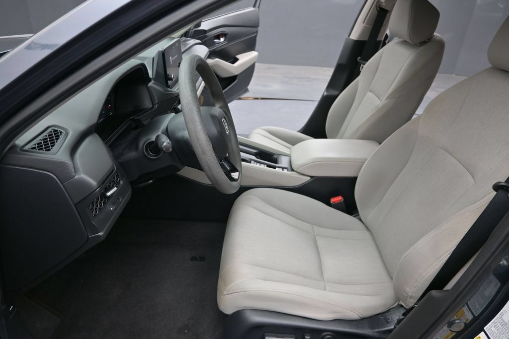 Used 2024 Honda Accord EX image 11