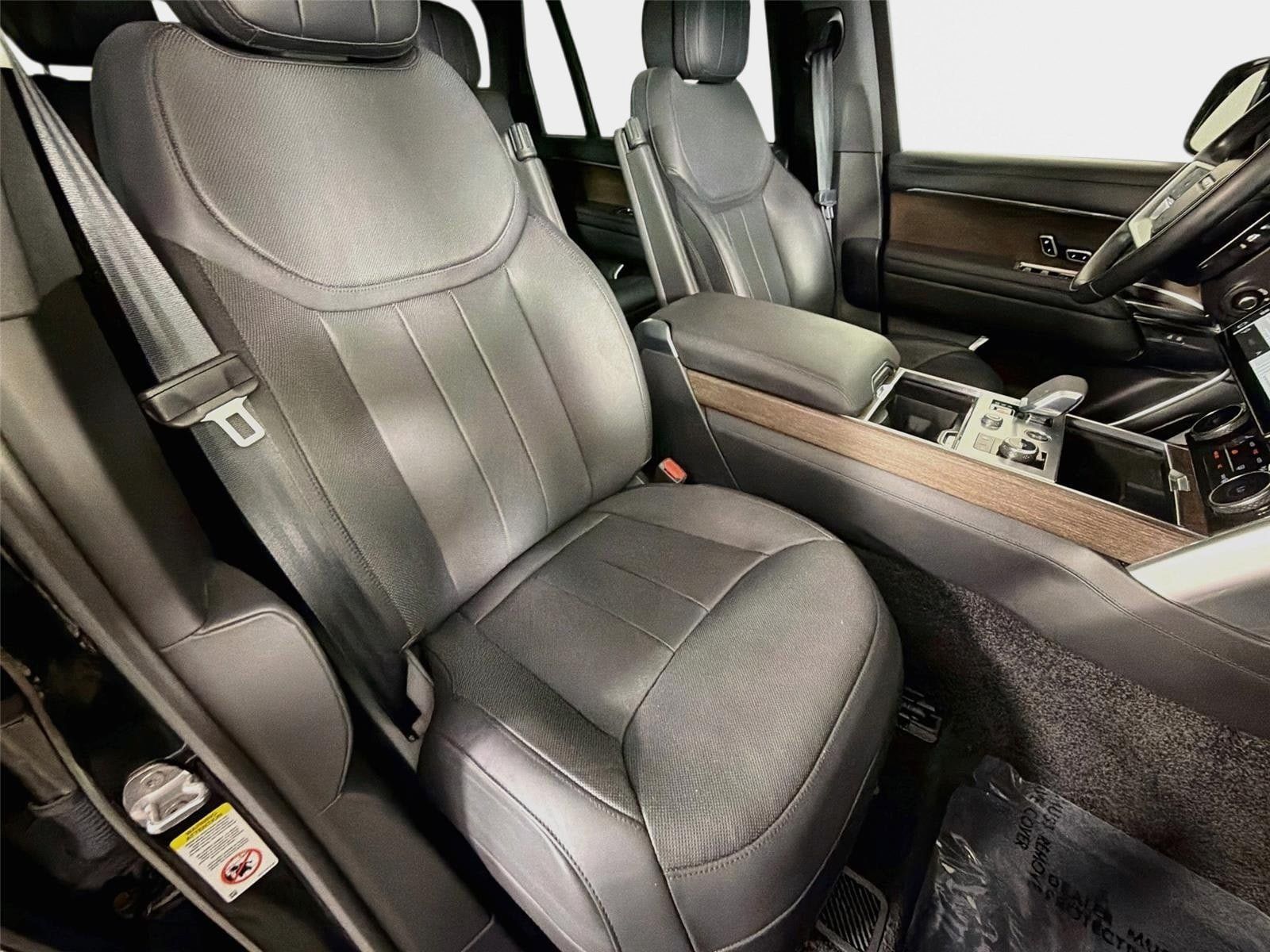 Used 2023 Land Rover Range Rover Long Wheelbase SE AWD/4WD image 28