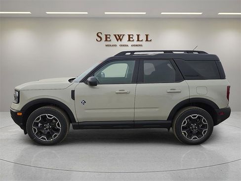 New 2025 Ford Bronco Sport Outer Banks image 2