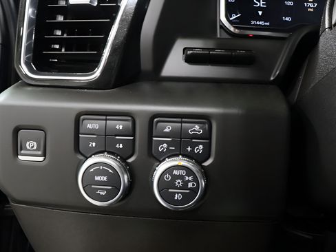 Used 2025 GMC Sierra 2500 Denali Ultimate AWD/4WD image 21
