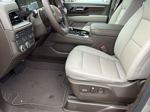 New 2026 Chevrolet Suburban LT w/ Comfort Package RWD image 13