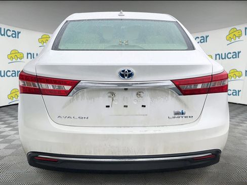 Used 2018 Toyota Avalon Limited image 3