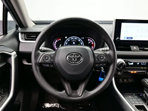 Used 2025 Toyota RAV4 LE AWD/4WD image 42
