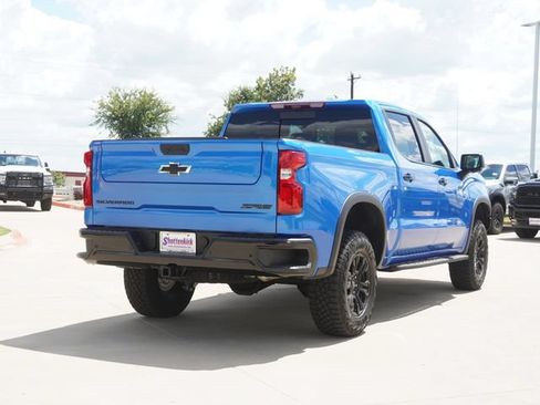 Used 2025 Chevrolet Silverado 1500 ZR2 w/ Technology Package AWD/4WD image 9