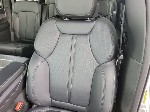 Used 2024 Jeep Wagoneer Series III w/ Rear Seat Video Group 1 image 9