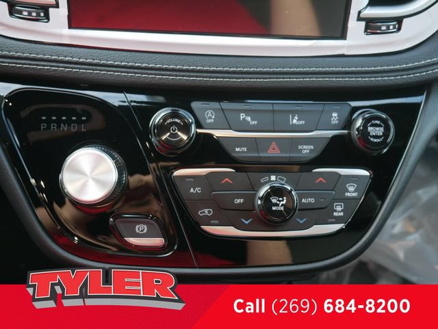 New 2027 Chrysler Pacifica Select FWD image 30