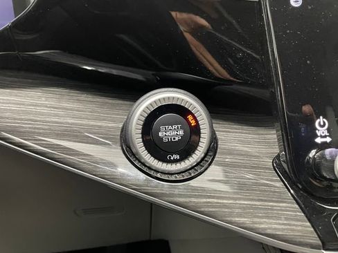 Used 2022 Jeep Wagoneer Series III w/ Convenience Group I image 25