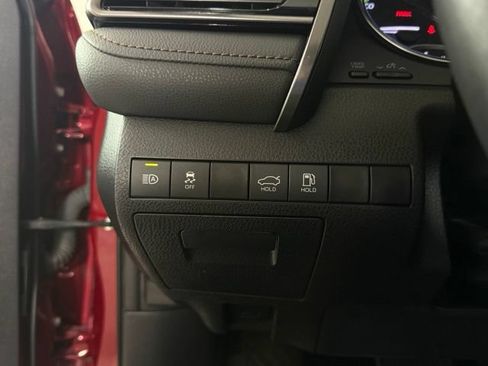 Used 2020 Toyota Camry XLE w/ Sunroof Package FWD image 27