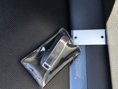 Used 2023 Porsche Panamera 4 image 36