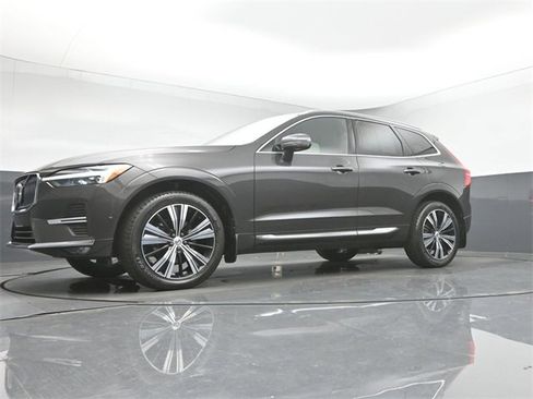 Used 2022 Volvo XC60 B5 Inscription image 41