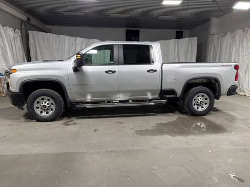 Used 2021 Chevrolet Silverado 3500 W/T image 4