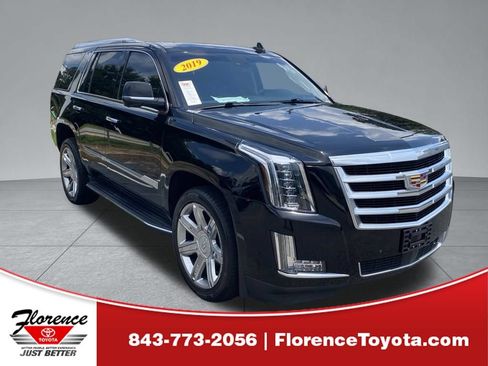 Used 2019 Cadillac Escalade Luxury RWD image 1