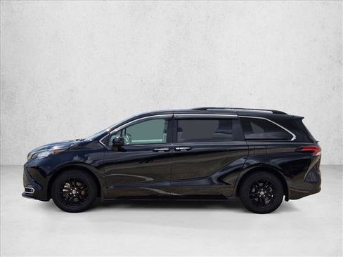 Used 2022 Toyota Sienna XLE w/ XLE Plus Package AWD/4WD image 8