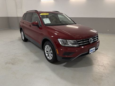 Used 2019 Volkswagen Tiguan SE w/ Panoramic Sunroof Package AWD/4WD image 4