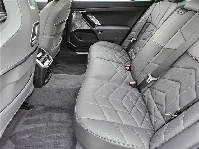 New 2025 BMW 760i xDrive AWD/4WD image 14