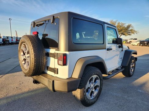 Used 2018 Jeep Wrangler Sport w/ Connectivity Group image 5