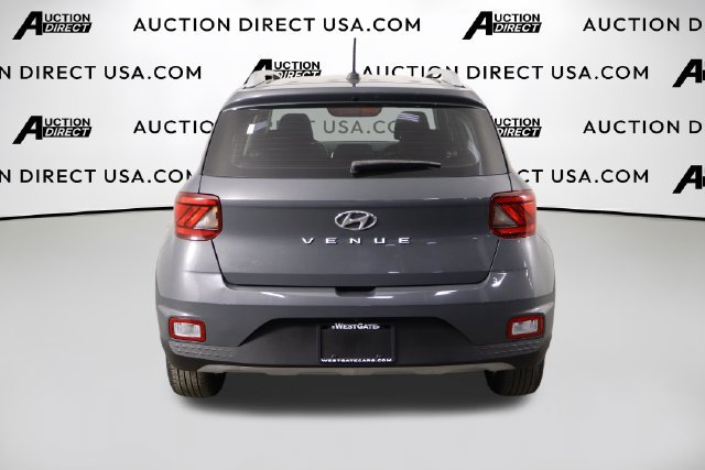 Used 2024 Hyundai Venue SEL FWD image 6