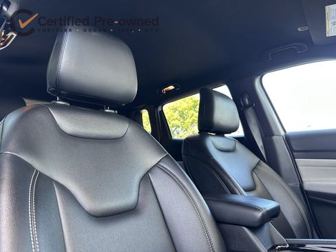 Used 2025 Jeep Compass Limited AWD/4WD image 19