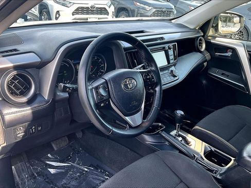 Used 2017 Toyota RAV4 XLE image 13