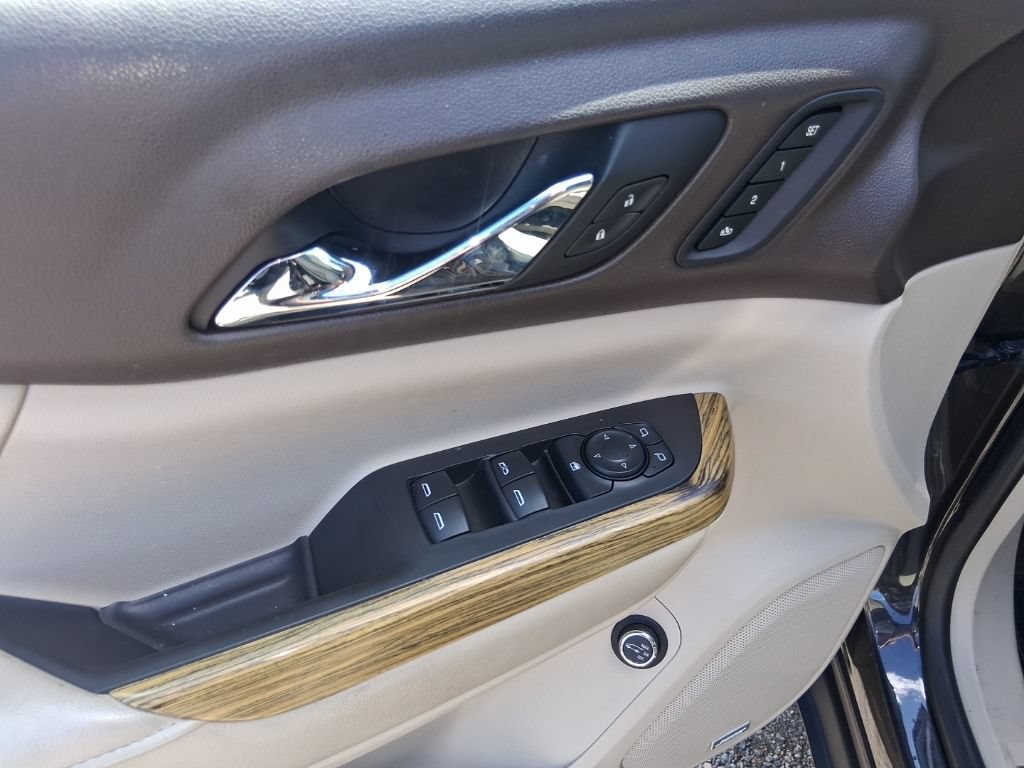 Used 2018 GMC Acadia Denali w/ Technology Package FWD image 8