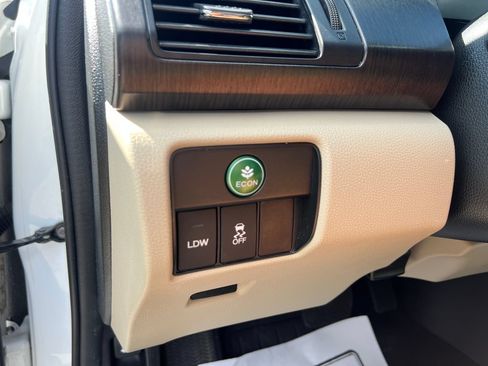 Used 2014 Honda Accord Touring image 30
