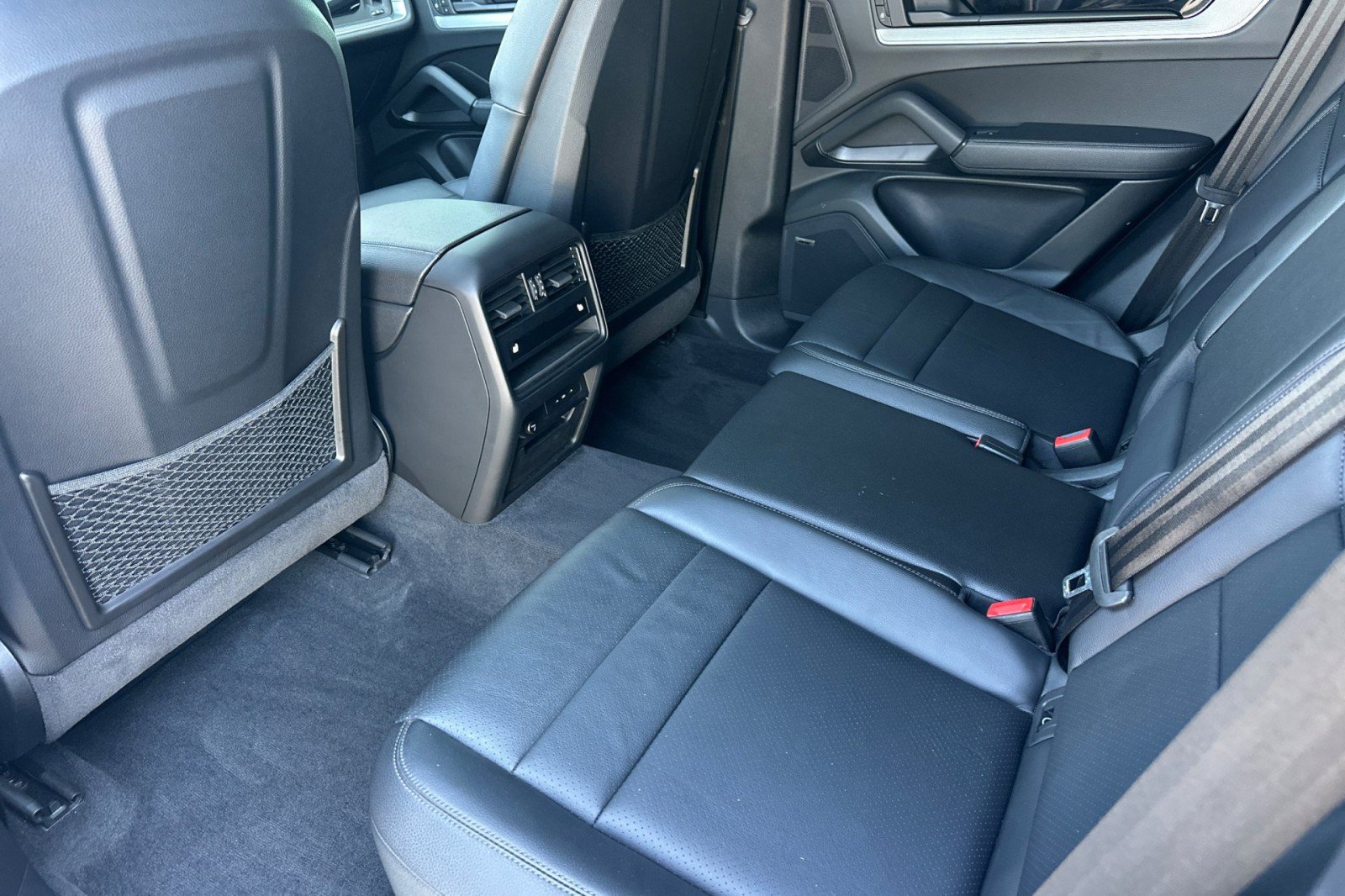Certified 2024 Porsche Cayenne S AWD/4WD image 13
