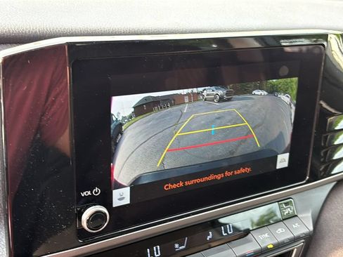 Used 2025 Toyota Camry LE FWD image 17