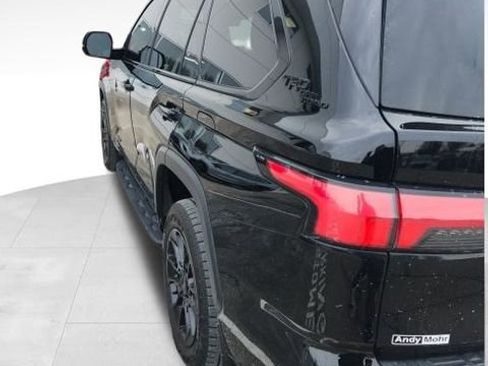 Used 2024 Toyota Sequoia Limited image 9