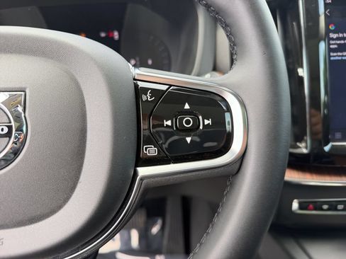 Certified 2024 Volvo XC60 B5 Plus w/ Protection Package Premier AWD/4WD image 19
