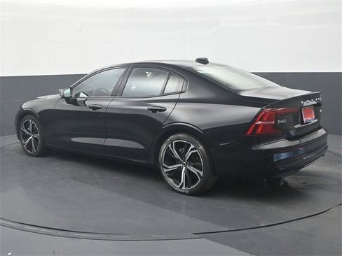 Used 2024 Volvo S60 B5 Plus image 5