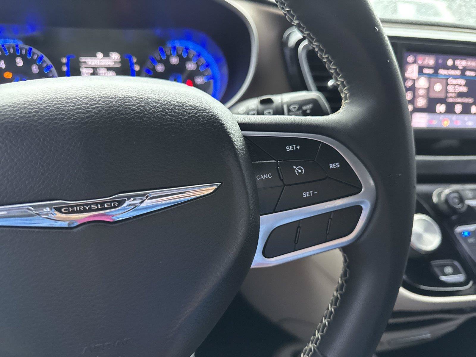Used 2022 Chrysler Voyager LX FWD image 22