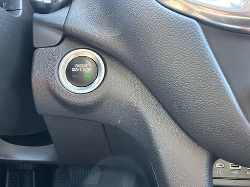 Used 2022 Chevrolet Equinox LT AWD/4WD image 17
