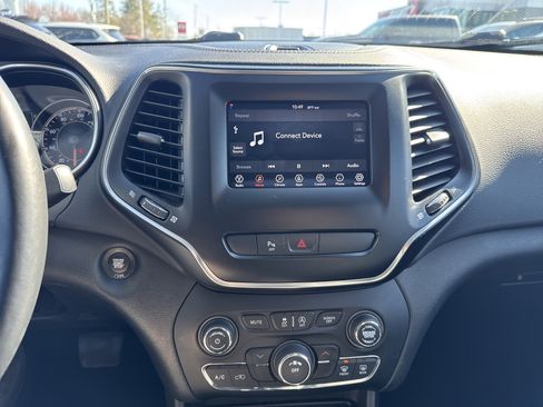 Used 2020 Jeep Cherokee Latitude Plus w/ Cold Weather Group image 20