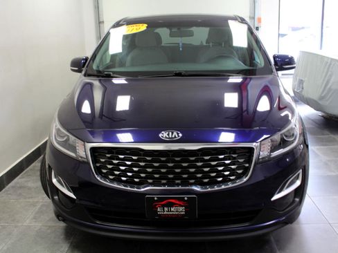 Used 2019 Kia Sedona LX image 2