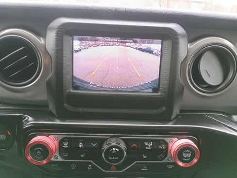 Used 2022 Jeep Wrangler Sport AWD/4WD image 27