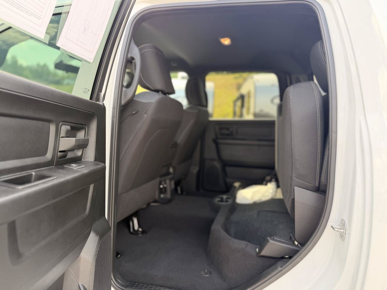 Used 2024 RAM 3500 Tradesman w/ Chrome Appearance Group AWD/4WD image 15