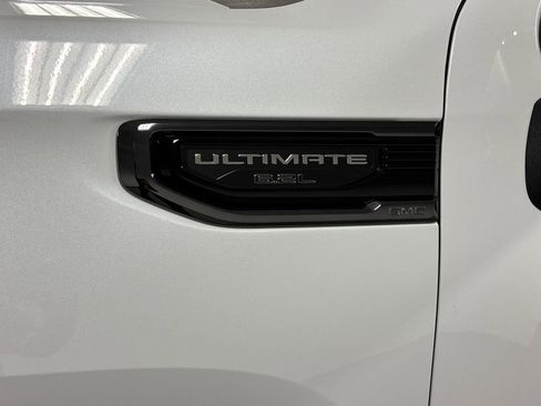 New 2026 GMC Sierra 1500 Denali Ultimate w/ LPO, Black Badging Package image 10