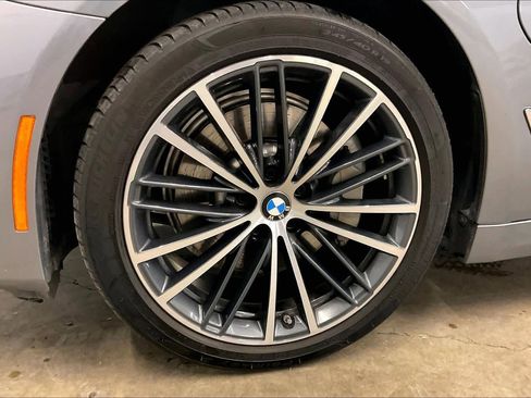 Used 2021 BMW 530e w/ Convenience Package image 11